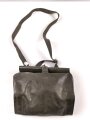 Bundeswehr, Gasmaske Modell 1965 in Tasche, mit Zubehör. Gebraucht