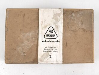 Deutschland,  Volksschutzmaske VM7 aus dem 1960iger Jahren, mit Filter, Gebrauchsanweisung und Umkarton. Maske defekt