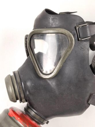 Bundeswehr, Gasmaske Modell 1965 mit Filter