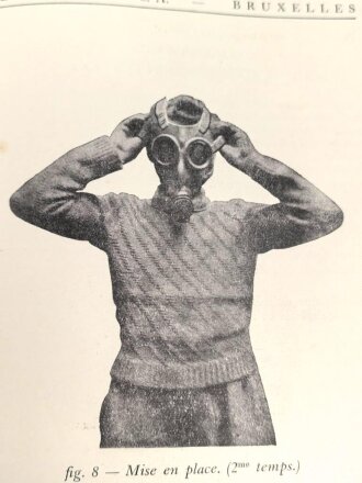 Belgien/Frankreich, Gebrauchsanweisung für die zivile Gasmaske AG. 15 aus der Zweit des zweiten Weltkriegs, über DIN A6