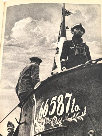 "Die Wehrmacht - Der Freiheitskampf des Großdeutschen Volkes", datiert 1940, über DIN A5, 319 Seiten, mit Widmung von 1944, gebraucht
