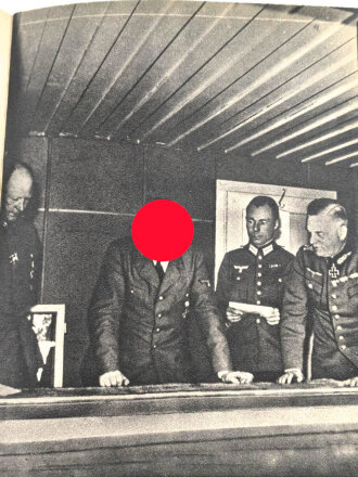 "Die Wehrmacht - Der Freiheitskampf des Großdeutschen Volkes", datiert 1940, über DIN A5, 319 Seiten, mit Widmung von 1944, gebraucht