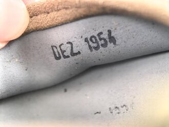Deutschland,  Atemschutzmaske AUER Modell 735 aus dem 1950iger Jahren unter verwendung von Restbeständen der Wehrmachtsproduktion