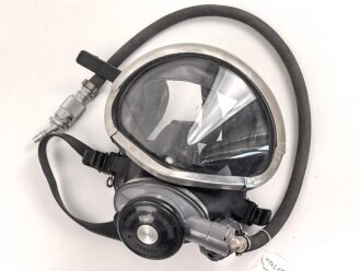 Deutschland,  Dräger Panorama Respirator mit Schlauch
