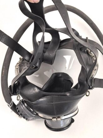 Deutschland,  Dräger Panorama Respirator mit Schlauch