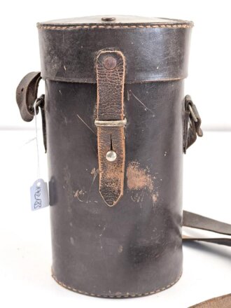 S-Maske Degea datiert 1938, mit Filter, in lederner Bereitschaftstasche. Die Maske etwas steif