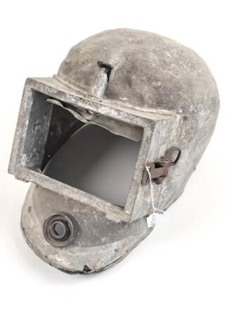 Rauchschutzhelm aus Aluminium, Alter und Herkunft unbekannt