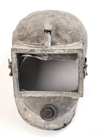 Rauchschutzhelm aus Aluminium, Alter und Herkunft unbekannt