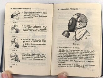 Dräger Gasschutz im Luftschutz in Industrie und Gewerbe, 268 Seiten, Kleinformat, datiert 1936