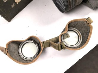 Ungarn ?, Pferdegasmaske KSPM in gutem Zustand, mit Gasbrille in Umverpackung. Russisches Modell, so auch unter anderem in Polen im Einsatz.