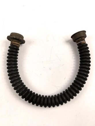Schlauch für eine Gasmaske, Gesamtlänge etwa 54cm, Durchmesser Schraubgewinde knapp 42mm