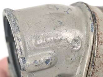 Gasmaske Wehrmacht, gummierte Ausführung mit ungewöhnlichen Kopfbändern, undeutlich datiert
