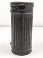 Gasmaskendose / Bereitschaftsbüchse Wehrmacht Modell 1938. Originallack, guter Zustand, datiert 1939