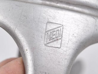 Deutschland nach 1945 , Gasmaskenspanner "Medi" faltbar