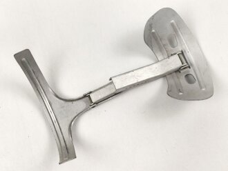 Deutschland nach 1945 , Gasmaskenspanner "Medi" faltbar