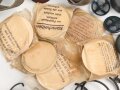 Konvolut Ersatzteile für Gasmasken und Behälter , alles mehr oder weniger defekt , meist Wehrmacht