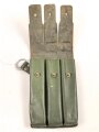 Norwegen nach 1945, leicht defekte, lederne Magazintasche für drei Stangenmagazine MP38. und 40 der Wehrmacht. Die MP40 war nach Kriegsende noch lange bei der norwegischen Armee im Bestand