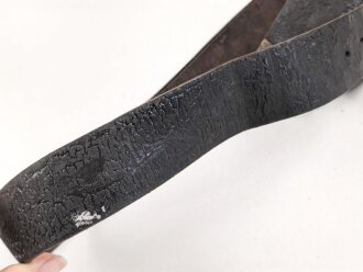 Kaiserreich, Koppelriemen für Mannschaften. Angetrocknetes Lackleder, Patetntverschluss, Höhe 39mm, Gesamtlänge 95cm