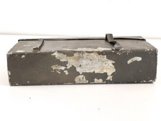 Gurtkasten / Patronenkasten Wehrmacht aus Aluminium. Überlackiertes Stück mit seitlicher Modifikation
