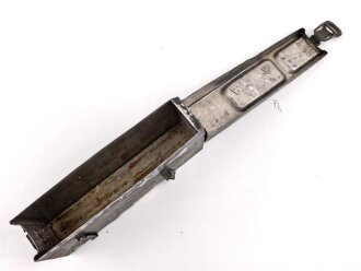 Gurtkasten / Patronenkasten Wehrmacht aus Aluminium. Überlackiertes Stück mit seitlicher Modifikation