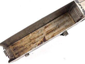 Gurtkasten / Patronenkasten Wehrmacht aus Aluminium. Überlackiertes Stück mit seitlicher Modifikation