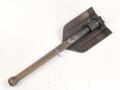 Klappspaten Wehrmacht, gebraucht, ungereinigt, ohne erkennbare Stempelung