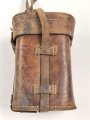 Lederner Transportbehälter zum Richtkreis 31 der Wehrmacht. Getragenes Stück, datiert 1938