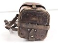 Lederner Transportbehälter zum Richtkreis 31 der Wehrmacht. Getragenes Stück, datiert 1938