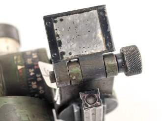 Richtaufsatz 35 zum 80mm Granatwerfer 34 der Wehrmacht. Norwegisch überlackiertes Stück, voll beweglich