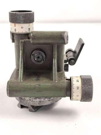 Richtaufsatz 35 zum 80mm Granatwerfer 34 der Wehrmacht. Norwegisch überlackiertes Stück, voll beweglich