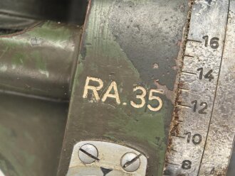 Richtaufsatz 35 zum 80mm Granatwerfer 34 der Wehrmacht. Norwegisch überlackiertes Stück, voll beweglich
