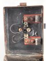 Handleuchte DOMINIT Type WL2. Anscheinend sowohl im Bergbau, als auch bei Militär eingesetzt. Genaue Herkunft und Alter unbekannt, Funktion nicht geprüft. Höhe etwa 28cm
