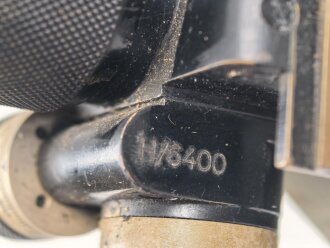 Scherenfernrohr S.F. 14 Z, mit deutscher Heereseinteilung H/ 6400. Überlackiertes Stück, anstelle des Herstellers ist hier "C.Z. 8 B" markiert, C.Z. für Carl Zeiss ? . Klare Durchsicht, rechts ein Gitternetz verbaut.