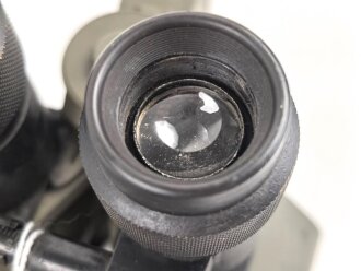 Scherenfernrohr S.F. 14 Z, mit deutscher Heereseinteilung H/ 6400. Überlackiertes Stück, anstelle des Herstellers ist hier "C.Z. 8 B" markiert, C.Z. für Carl Zeiss ? . Klare Durchsicht, rechts ein Gitternetz verbaut.