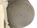 Scherenfernrohr S.F. 14 Z, mit deutscher Heereseinteilung H/ 6400. Überlackiertes Stück, anstelle des Herstellers ist hier "C.Z. 8 B" markiert, C.Z. für Carl Zeiss ? . Klare Durchsicht, rechts ein Gitternetz verbaut.