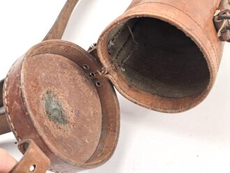 Dreibein, vermutlich für optisches Gerät, von der Wehrmacht vereinnahm Im zugehörigen Köcher