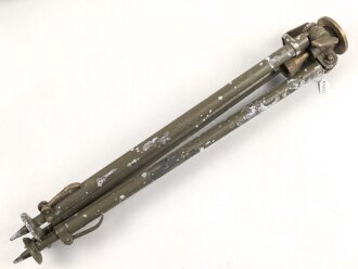 "Kleines Gestell 31" Wehrmacht. Schwere Zinkausführung. Von der norwegischen Armee nach dem Krieg modifiziert und neu lackiert. Ein Bein lässt sich nicht ohne weiteres ausziehen