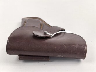 Pistolentasche braunes Leder. Keine Markierungen, Alter und Herkunft unbekannt, Höhe auf der Magazinseite gemessen 17cm