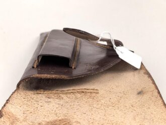Pistolentasche braunes Leder. Keine Markierungen, Alter und Herkunft unbekannt, Höhe auf der Magazinseite gemessen 17cm
