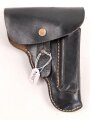 Pistolentasche schwarzes Leder. Keine Markierungen, Alter und Herkunft unbekannt, Höhe auf der Magazinseite gemessen 17cm
