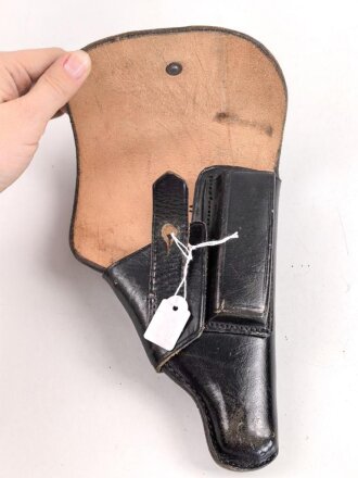 Pistolentasche schwarzes Leder. Keine Markierungen, Alter und Herkunft unbekannt, Höhe auf der Magazinseite gemessen 18cm