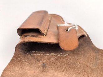 Pistolentasche braunes Leder. Keine Markierungen, Alter und Herkunft unbekannt, Höhe auf der Magazinseite gemessen 17,5cm
