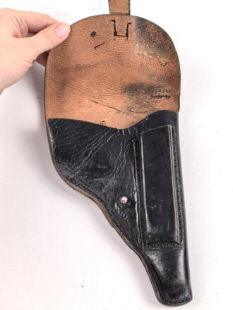 Pistolentasche schwarzes Leder. Keine Markierungen, Alter und Herkunft unbekannt, Höhe auf der Magazinseite gemessen 19cm