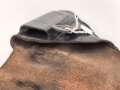 Pistolentasche schwarzes Leder. Keine Markierungen, Alter und Herkunft unbekannt, Höhe auf der Magazinseite gemessen 17,5cm