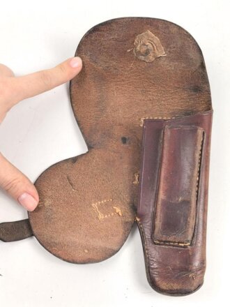 Pistolentasche braunes Leder. Keine Markierungen, Alter und Herkunft unbekannt, Höhe auf der Magazinseite gemessen 15cm