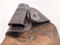 Pistolentasche braunes Leder. Keine Markierungen, Höchstwahrscheinlich Deutsche Polizei nach 1945,  Höhe auf der Magazinseite gemessen 18cm