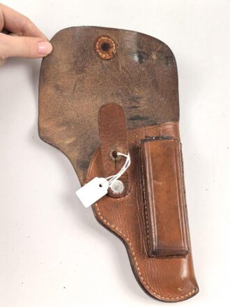 Pistolentasche braunes Leder. Keine Markierungen, Alter und Herkunft unbekannt, Höhe auf der Magazinseite gemessen 17cm