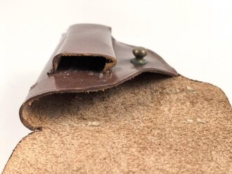 Pistolentasche braunes Leder. Keine Markierungen, Alter und Herkunft unbekannt, Höhe auf der Magazinseite gemessen 17cm