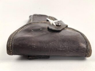 Pistolentasche braunes Leder. Keine Markierungen, Alter und Herkunft unbekannt, Höhe auf der Magazinseite gemessen 17cm
