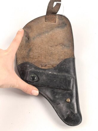 Pistolentasche schwarzes Leder. Keine Markierungen, Alter und Herkunft unbekannt, Höhe auf der Magazinseite gemessen 15cm
